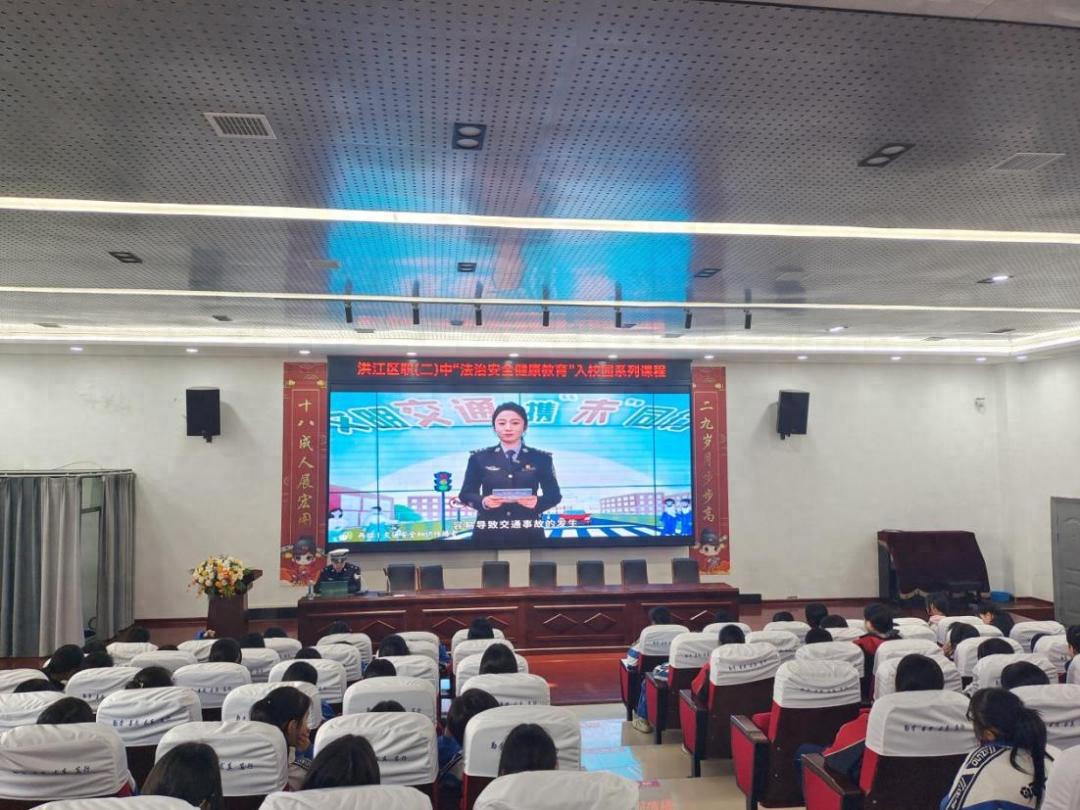 校园交通安全课竟能如此生动有趣！学生们的安全意识如何迅速提升？