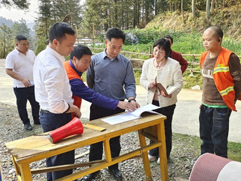 副县长黄金模亲自巡河巡林，绿水青山如何守护？  第1张