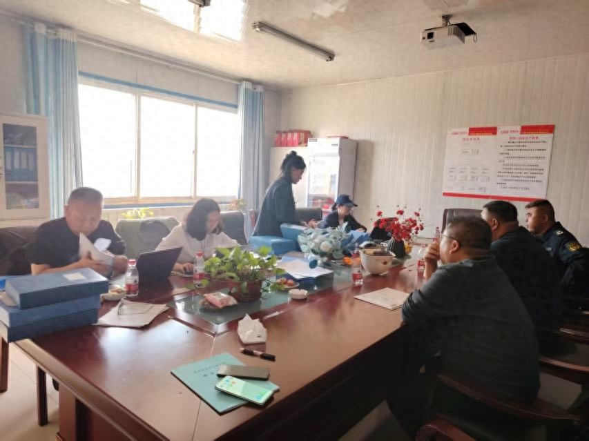 土右旗应急管理局如何助力内蒙古绿能硅业实现安全生产大跨越？  第1张