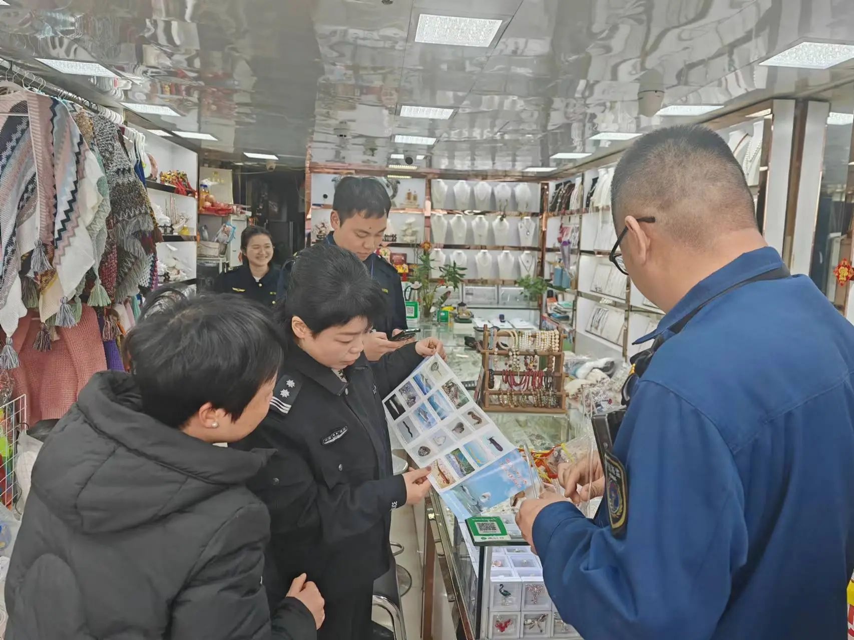 厦门海洋执法支队清风行动2025：严查严管，保护水生野生动物市场秩序  第4张