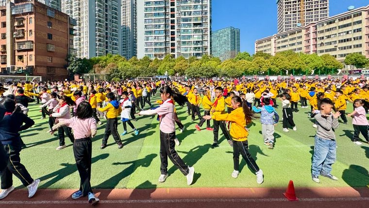 你知道昆明市西山区书林二小如何让家长沉浸式体验孩子的学习生活吗？  第6张