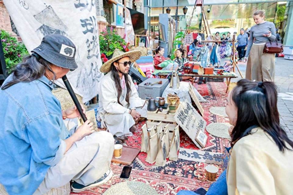 2025上海国际花展震撼来袭！思南街区如何用万物在发光重构都市与自然的深度联结？