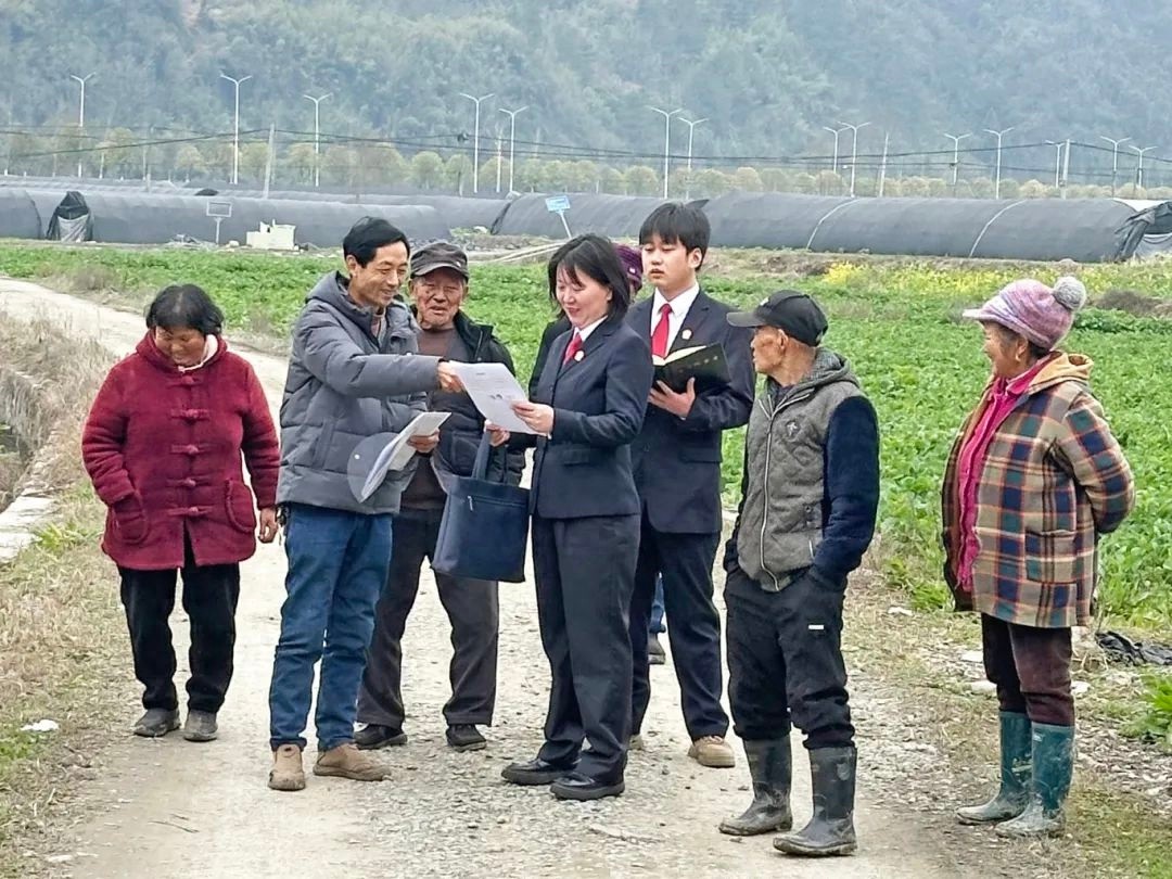 签了合同老板却跑路！23户农民15万血汗钱被拖欠，法官如何为他们讨回公道？