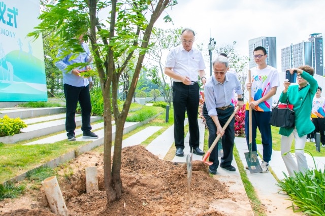 王蒙震撼演讲：没有语言就没有思维！你的青春真谛在第几层次？  第2张