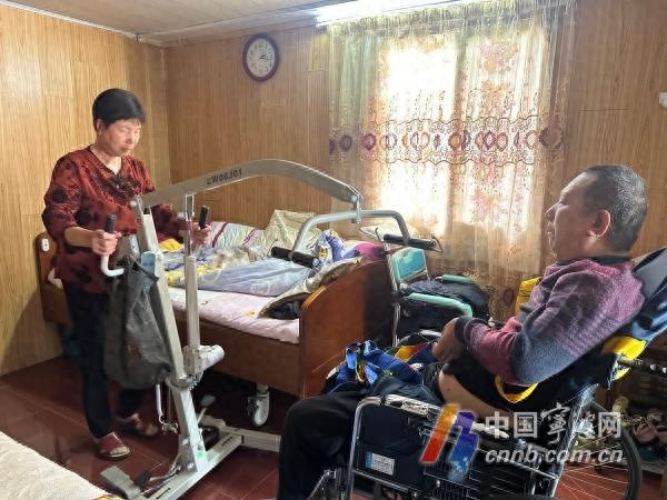 27年如一日！这位农村妇女如何用爱撑起一个家？