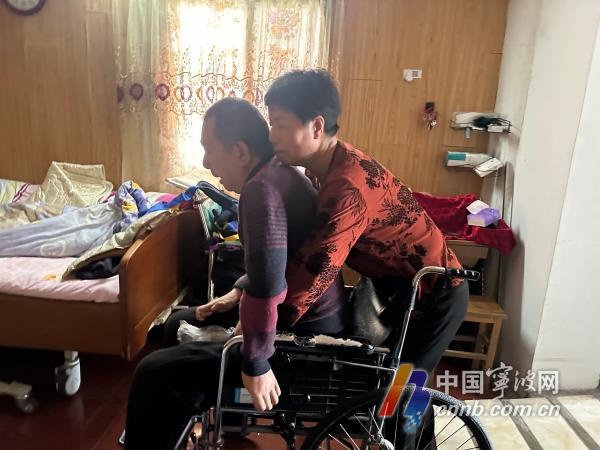 27年如一日！这位农村妇女如何用爱撑起一个家？  第2张