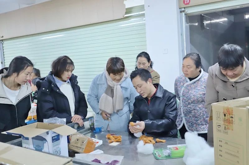 送娃、车布偶、煮饭、接娃全不误！移民陈大姐的弹性排班表，如何实现挣钱顾家两不误？  第5张