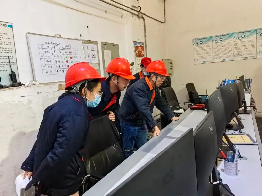 电力师傅手把手教你日常巡检，排查3处隐患！这个五一用电更安心了吗？  第2张