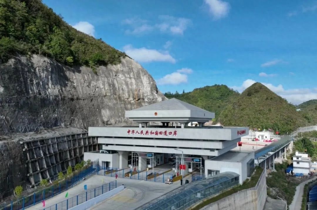 田蓬口岸通关速度惊人！为何旅客纷纷点赞？