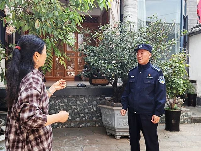 56岁民警寸志斌18年坚守初心，为何能赢得村民如此信任？  第2张