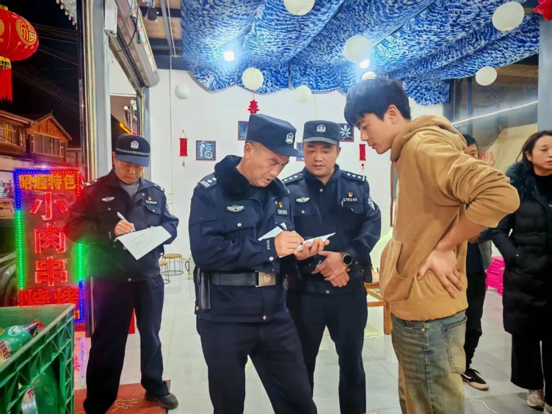 56岁民警寸志斌18年坚守初心，为何能赢得村民如此信任？  第3张