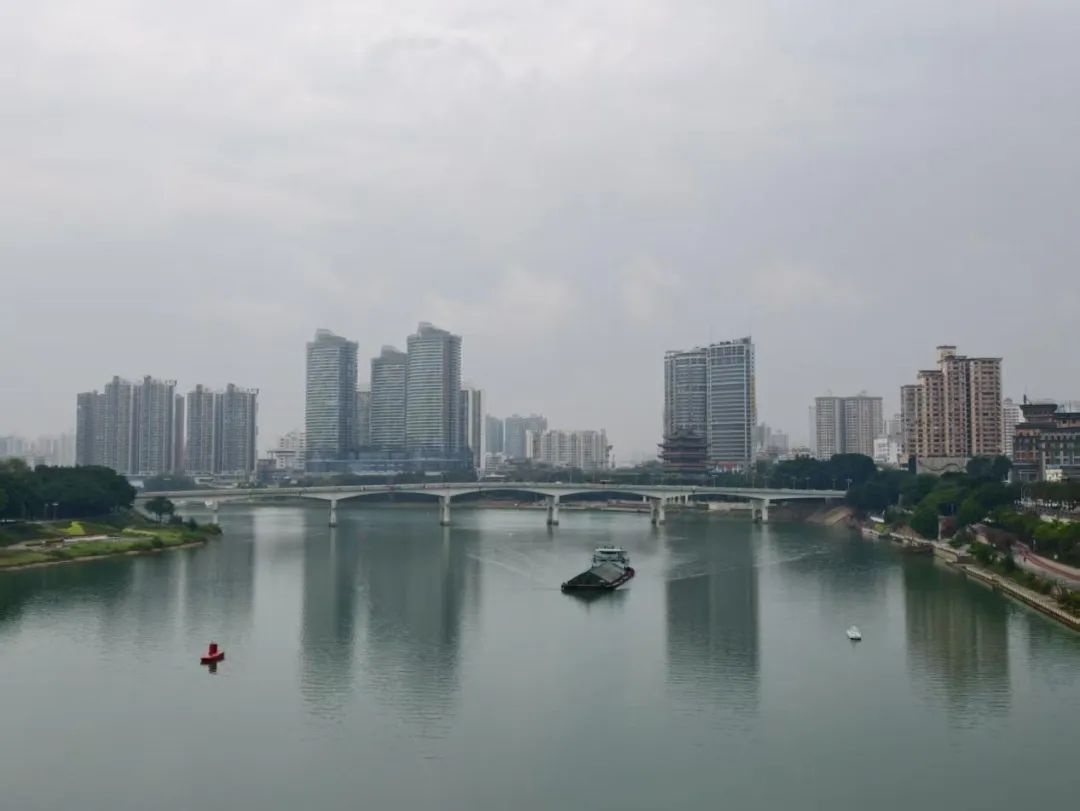 广西雨水为何不如广东猛烈？气象专家揭秘背后原因  第2张