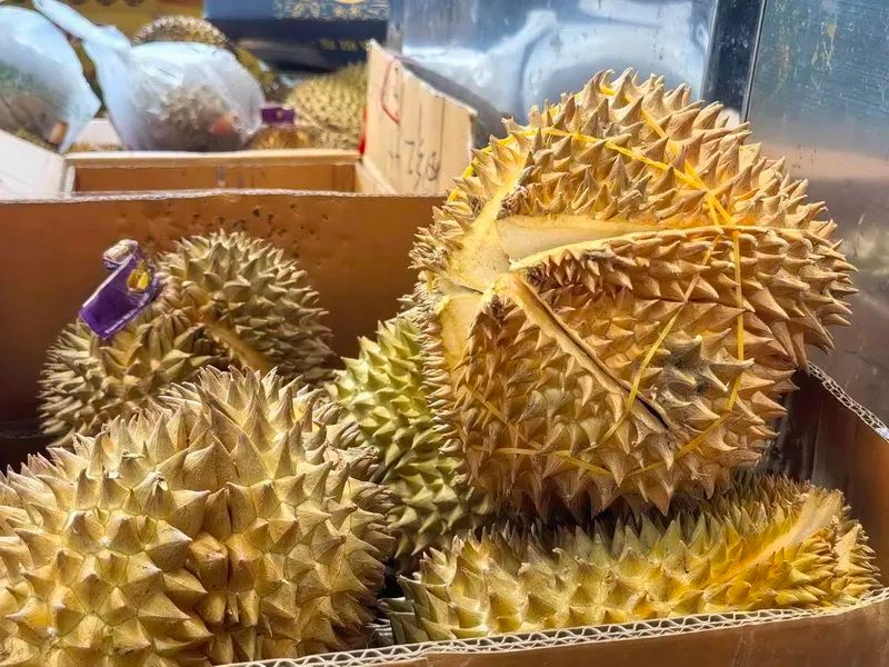 青岛榴莲批发价狂降！400万斤榴莲涌入，价格还会跌多少？  第4张
