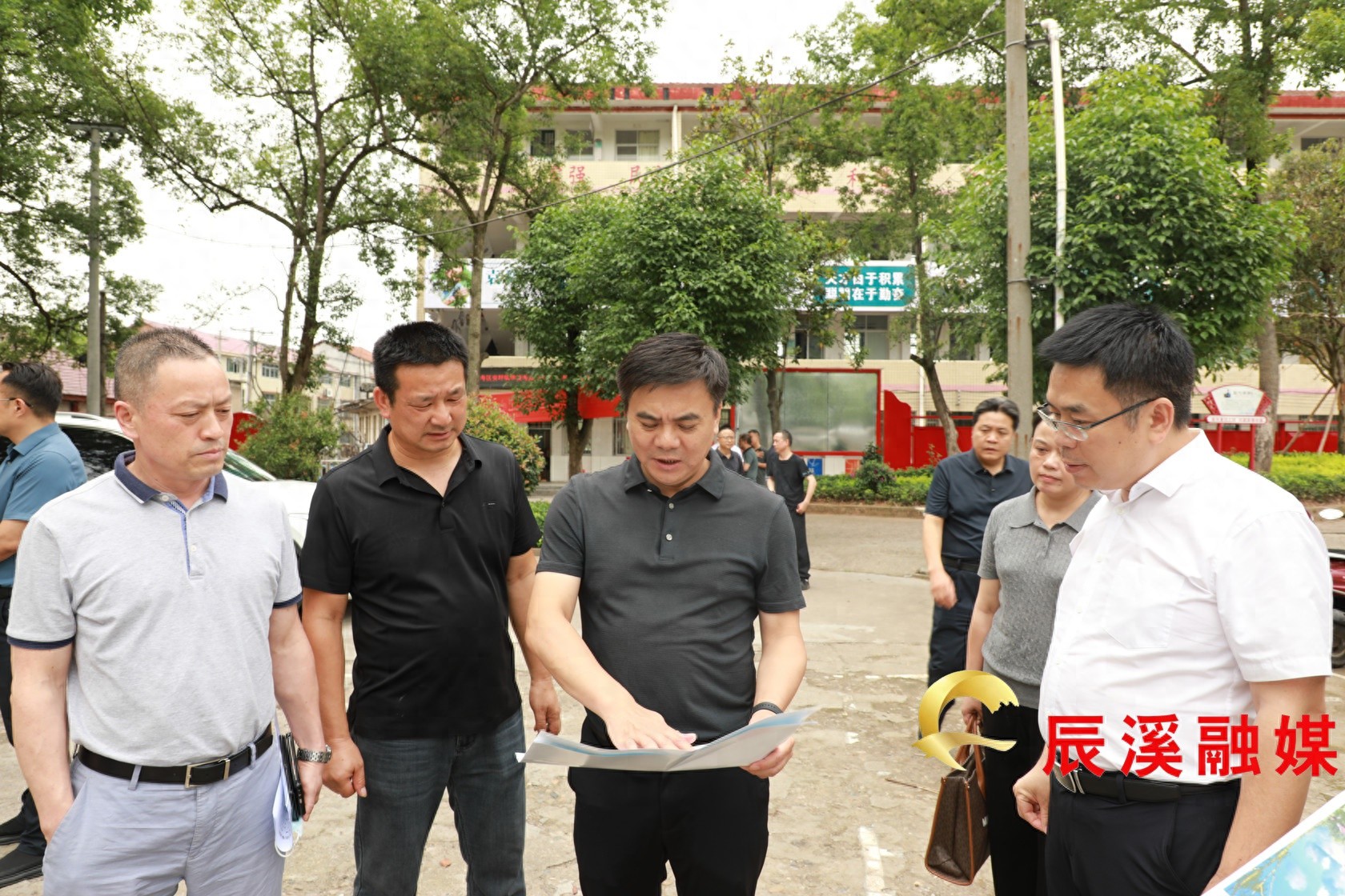 县长唐旭峰调研校园安全，民生实事如何筑牢底线？