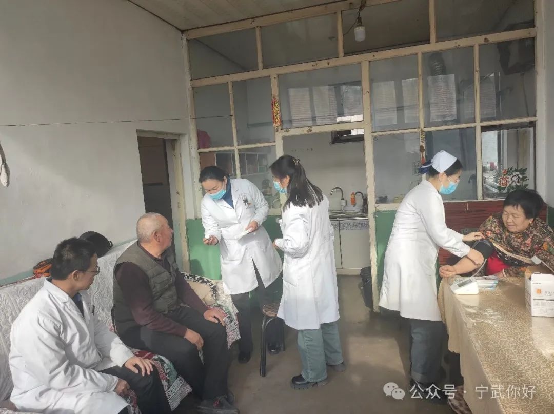 寒冬送暖，医务人员上门服务，宁武县慢性病患者为何如此感动？  第2张