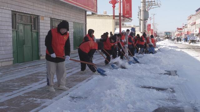 300名青年志愿者齐上阵，石楼县如何打赢新年除雪第一仗？  第9张