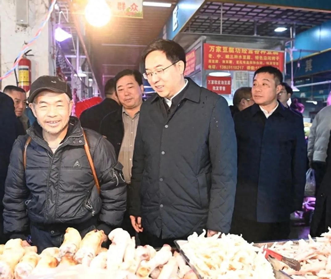 市委书记李作勋春节前夕送温暖，这些细节你注意到了吗？  第1张