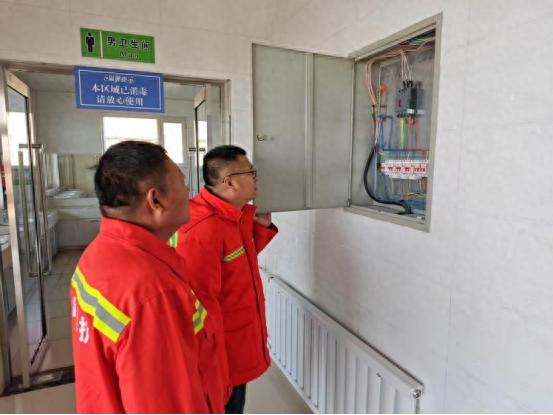 春节出行安全无忧！巴丹吉林公路养护工区如何确保G307线和S228线畅通无阻？  第1张