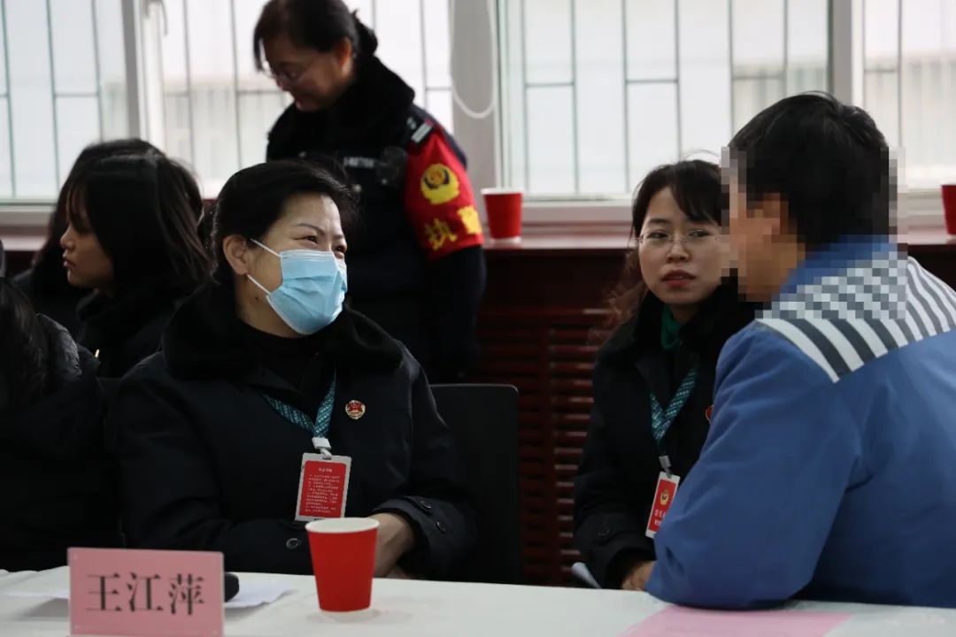 女检察官走进监狱送温暖，她们如何用真情帮教暖化冰冷铁窗？  第4张