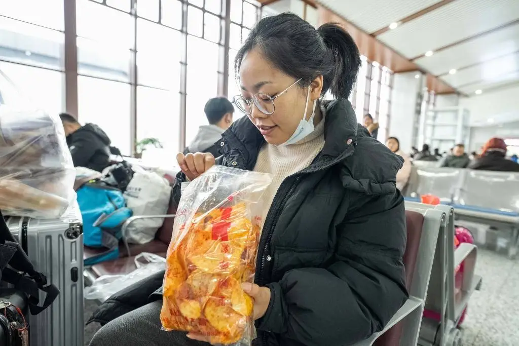 90亿人次大迁徙！寒潮中的春运，为何让无数人逆风而行只为回家？  第4张