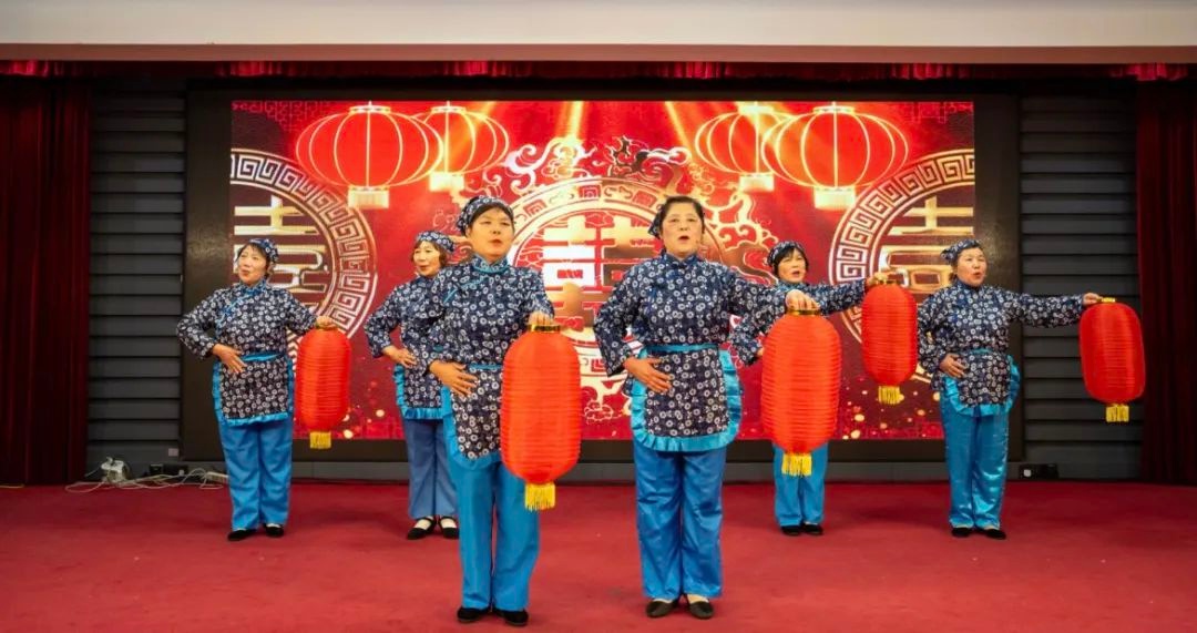 华夏同春，侨韵泾彩！这场春节盛宴如何让社区居民共融贺新岁？  第2张