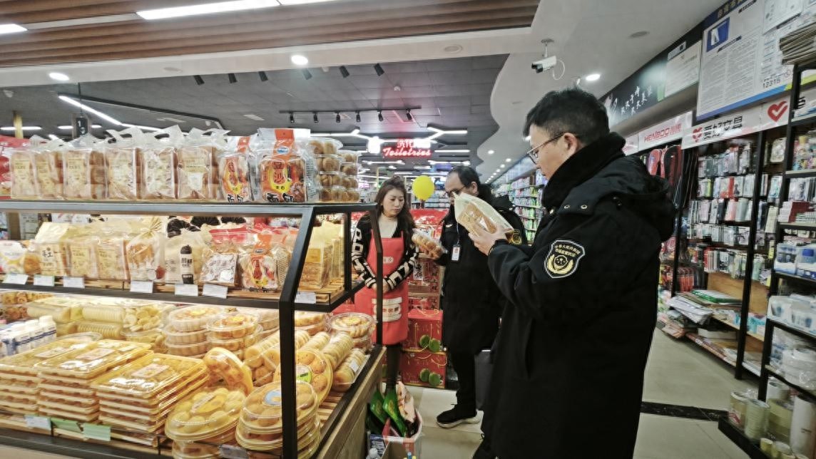 春节散装食品大热，但标签不规范竟成隐形杀手！你的知情权被侵犯了吗？