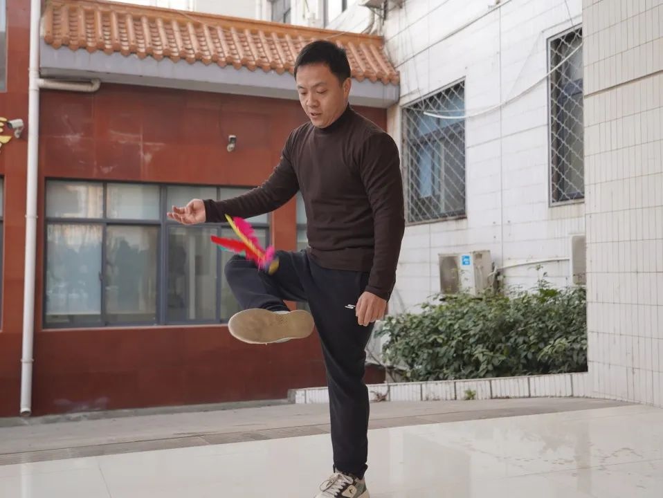 萧县检察院新春趣味运动会：拔河、踢毽子、跳绳，干警们如何玩出新花样？  第5张