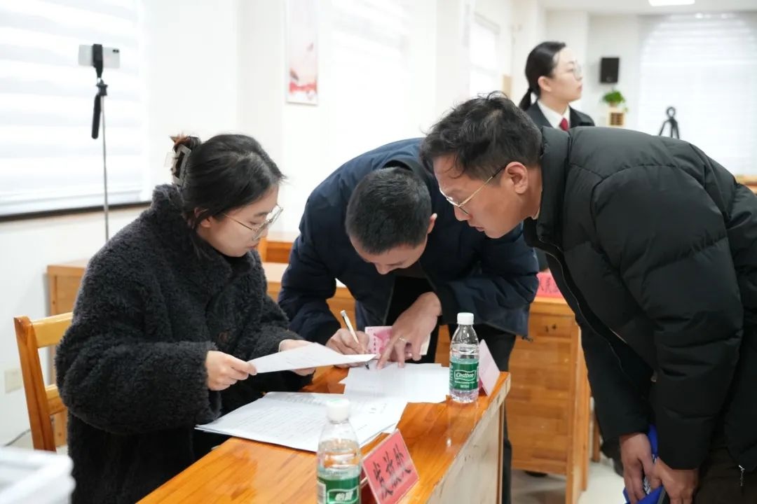 哇！法院和柘林镇部门联手，40余名工人快速拿回工资安心过年啦  第3张