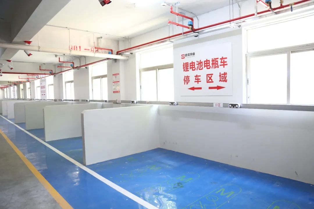 过去一年岳阳街道民生实事承诺变实景，4小区旧房修缮进展如何？快来看  第3张