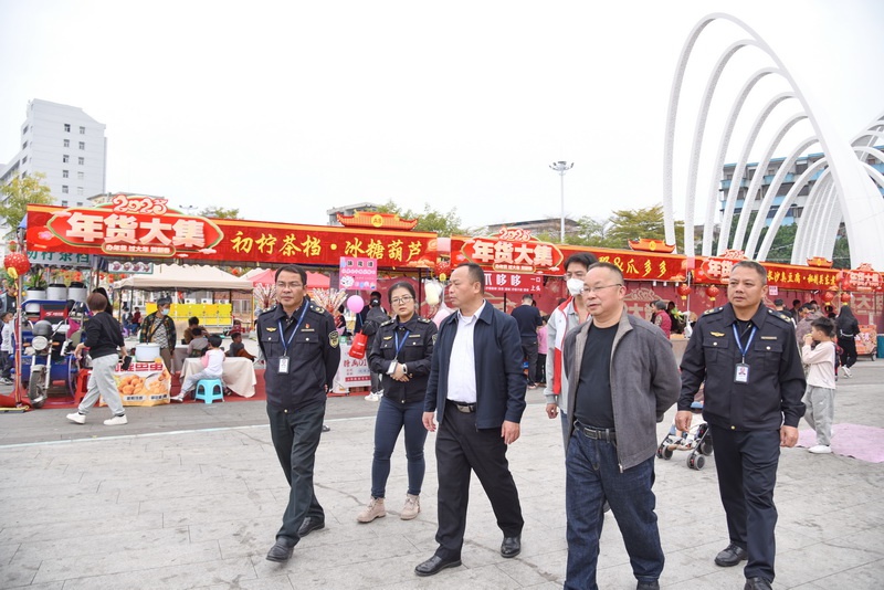 春节前罗定市副市长带队检查市场监管安全，百姓能安心过节了？  第2张
