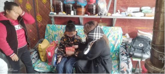 寒冬里，这些孩子的笑容为何如此温暖？爱心妈妈们的行动让人感动  第4张