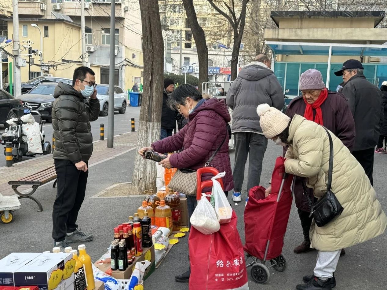 魏家庄街道新春活动大揭秘：墨香四溢、年货飘香，你准备好迎接幸福中国年了吗？  第2张