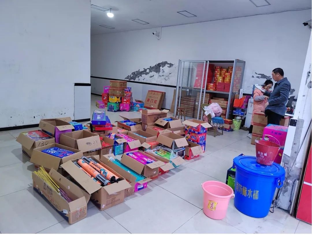 市中区烟花爆竹零售店违规行为频发，罚款金额高达6000元！你还在违规销售吗？  第2张