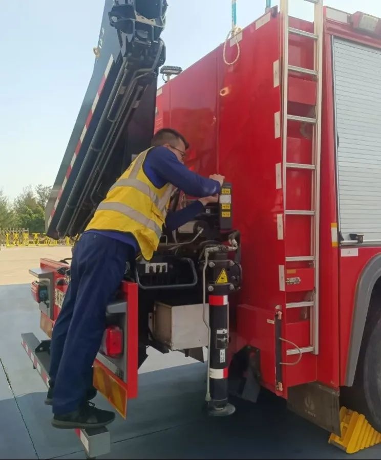 阳江支队春节前消防装备大排查：132辆车、210件器材，334处问题如何解决？  第2张