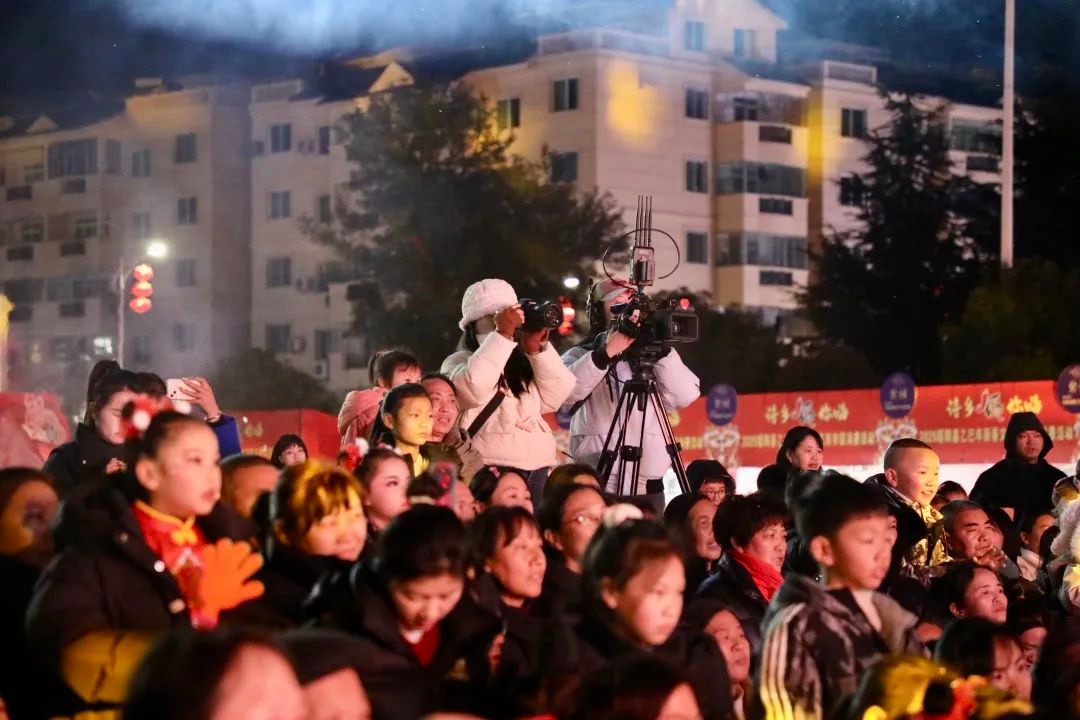 绥阳2025迎春晚会：2.3万抖音观众见证的幕后故事，你了解多少？  第10张