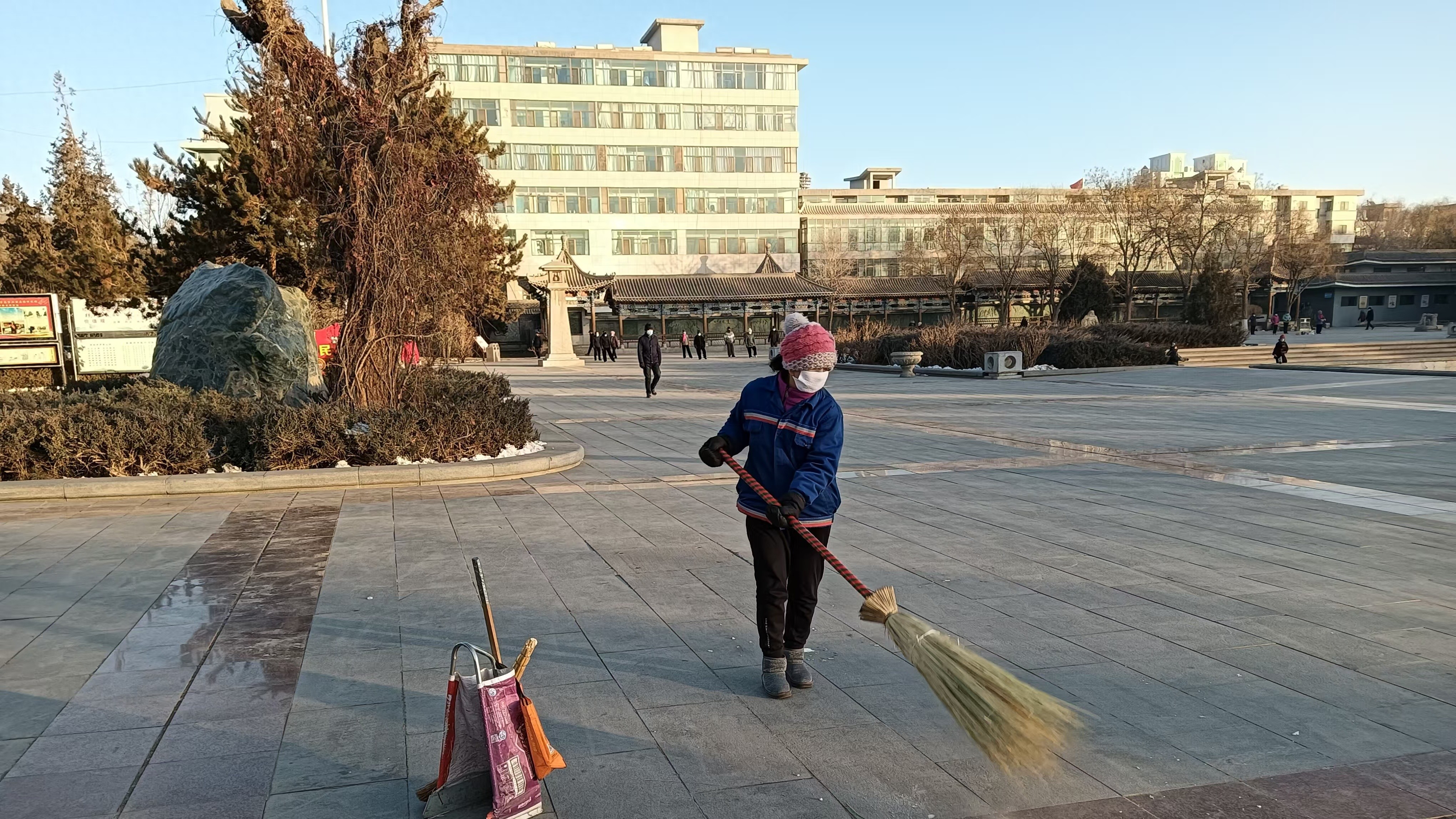 甘州区城市管理局广场办强化广场管理，能否打造舒适安全有序环境？