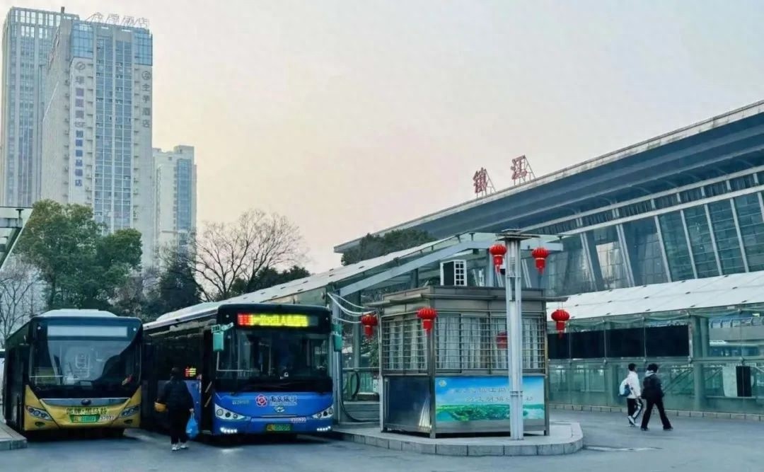 乙巳蛇年春节将至！镇江公交延时、加密并举，出行更便捷，你期待吗？