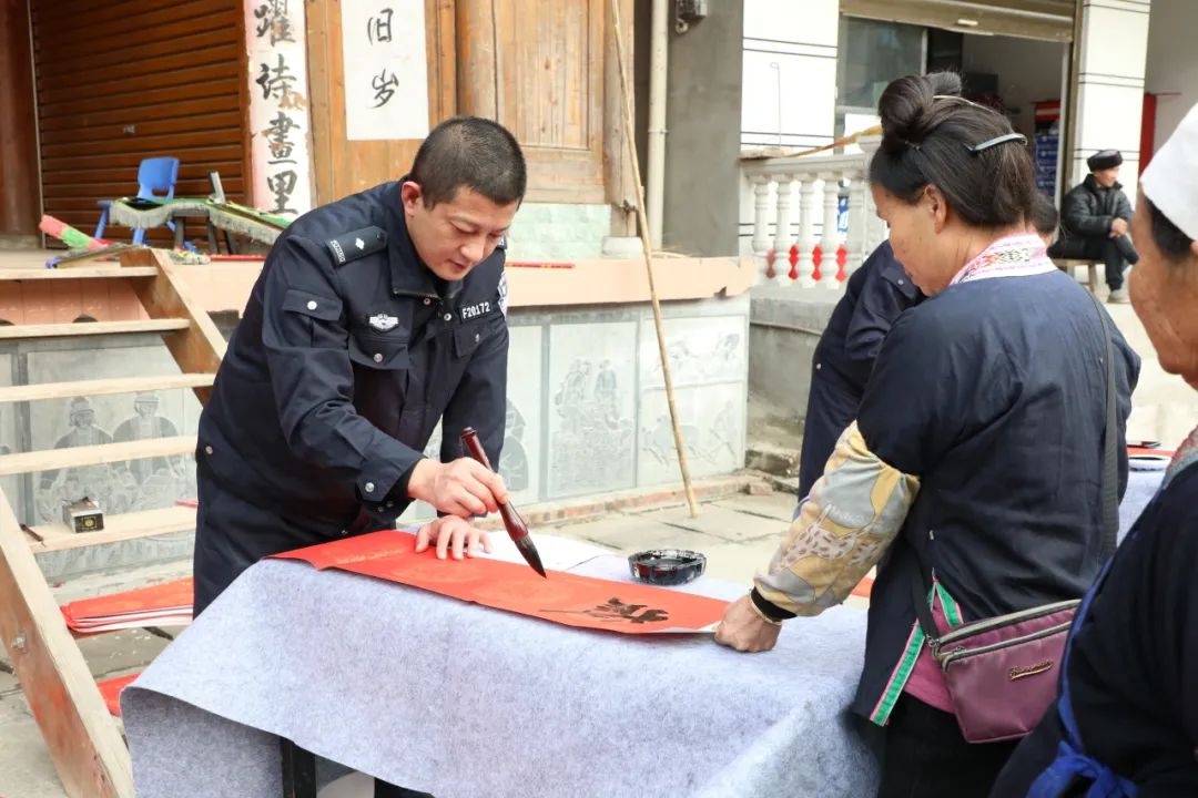 1月21 - 22日！柳州公安新春送万福活动，为群众添了多少喜庆年味？  第4张