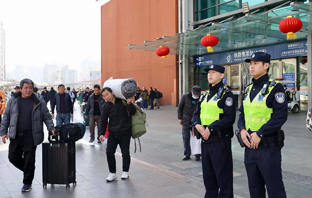 除夕将至上海迎春运高峰！警方全力保障出行，南站当日预计10万人次进出？