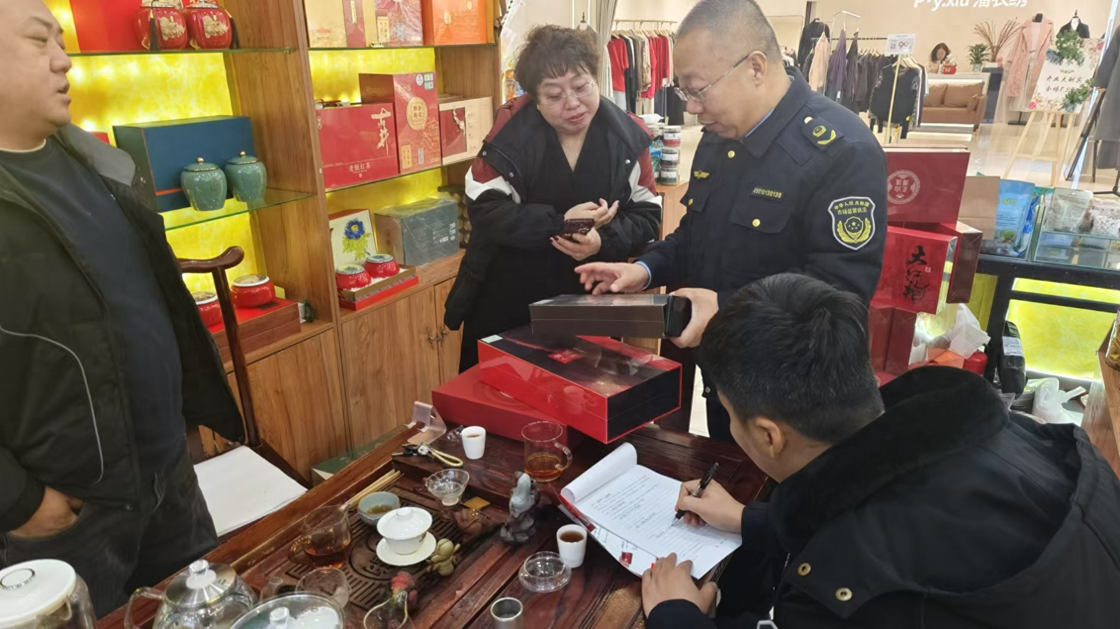 春节购物陷阱多？新城区市监局严查价格欺诈和过度包装