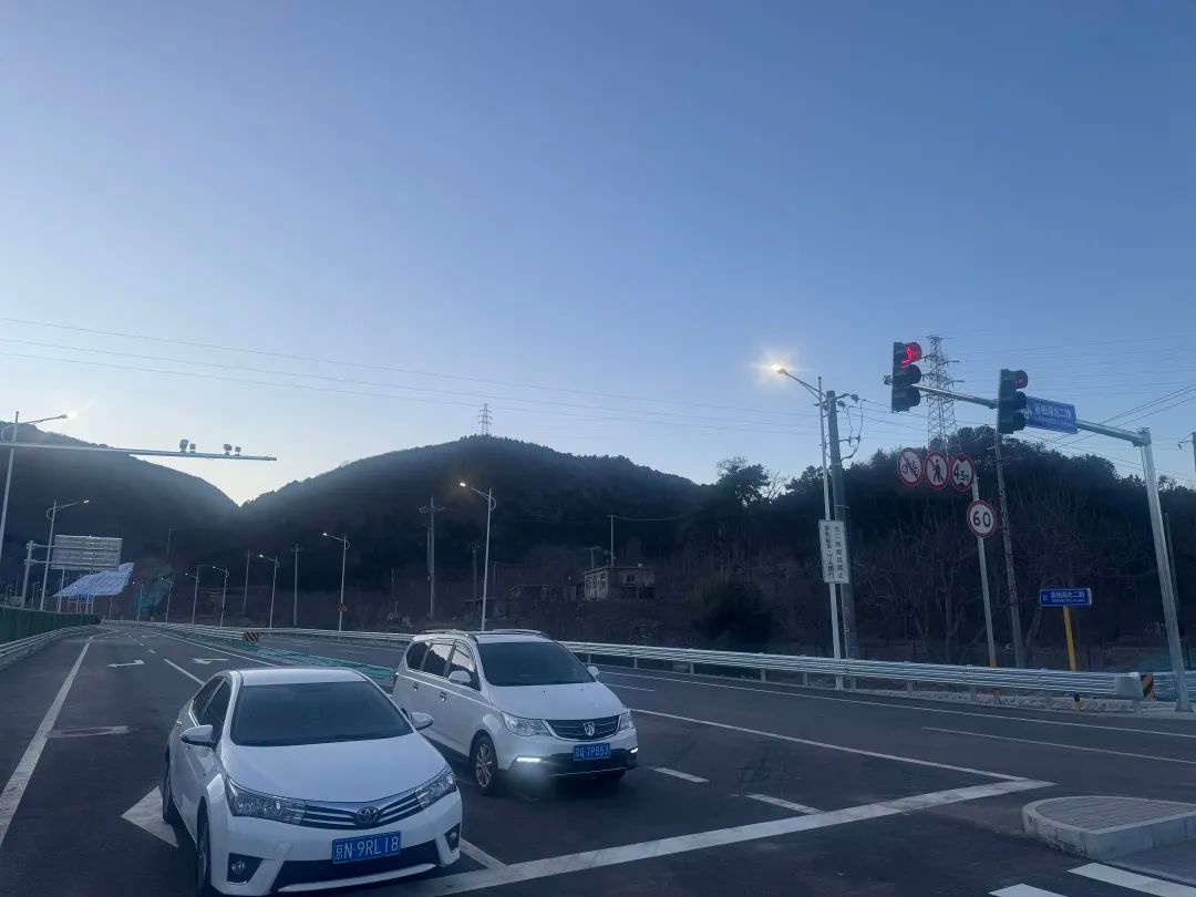 怀柔区雁栖湖北二路通车，市民出行时间缩短20分钟！你准备好体验了吗？  第4张