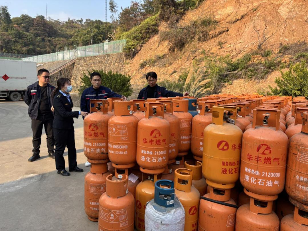 春节将至！区市场监管局971家经营检查、604家次约谈，护航百姓安心过年？  第4张