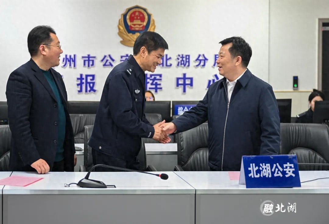 新春佳节，谁在默默守护我们的平安与清洁？北湖区委书记田连钊走访慰问一线英雄