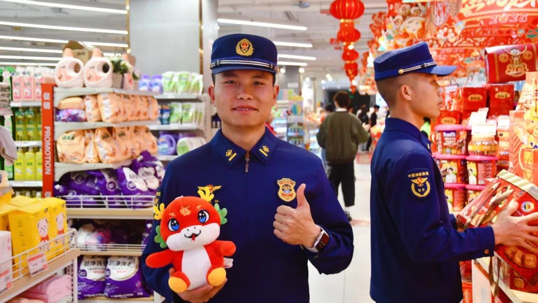 想知道西双版纳森林消防大队勐腊中队蓝朋友们准备了啥年货？速来看  第6张