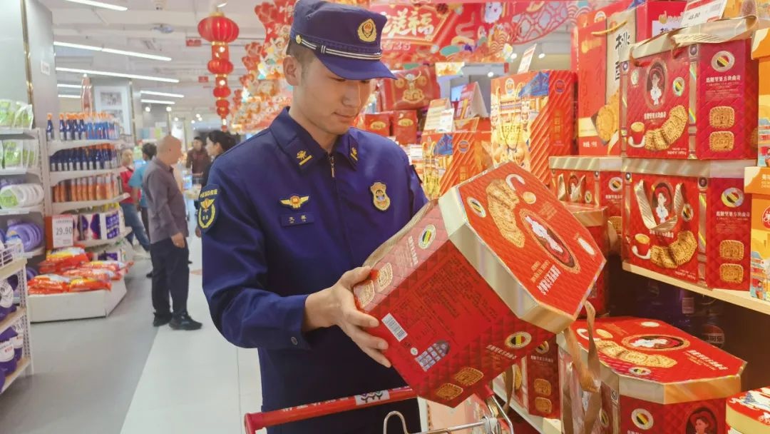 想知道西双版纳森林消防大队勐腊中队蓝朋友们准备了啥年货？速来看  第7张