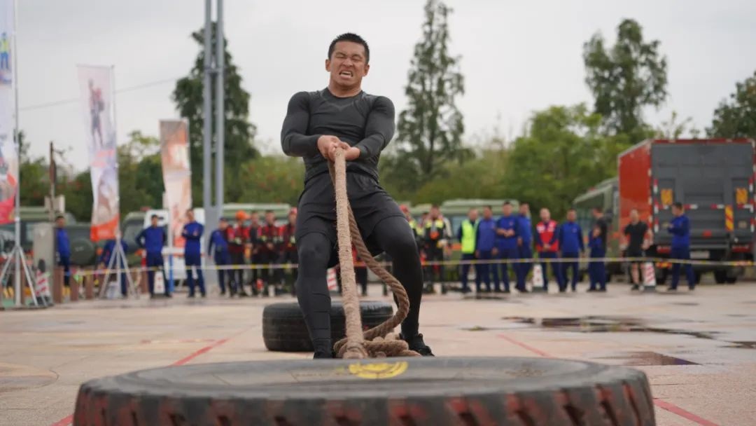 模拟森林火灾现场，他率队火中亮剑！云南消防员守护安全有多拼？  第5张