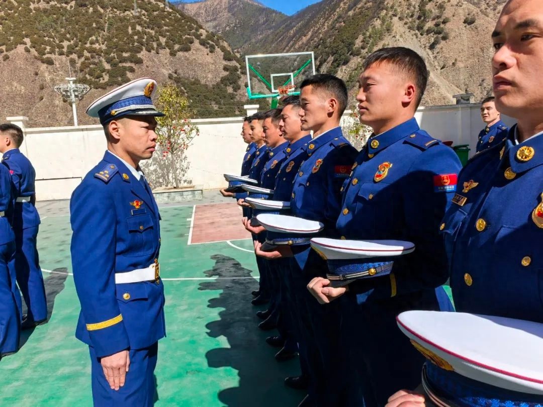 新春佳节将至！甘孜州森林消防支队雅江大队为何开展节前队容风纪检查？  第1张