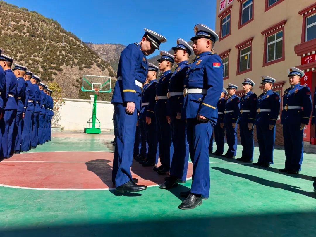 新春佳节将至！甘孜州森林消防支队雅江大队为何开展节前队容风纪检查？  第3张