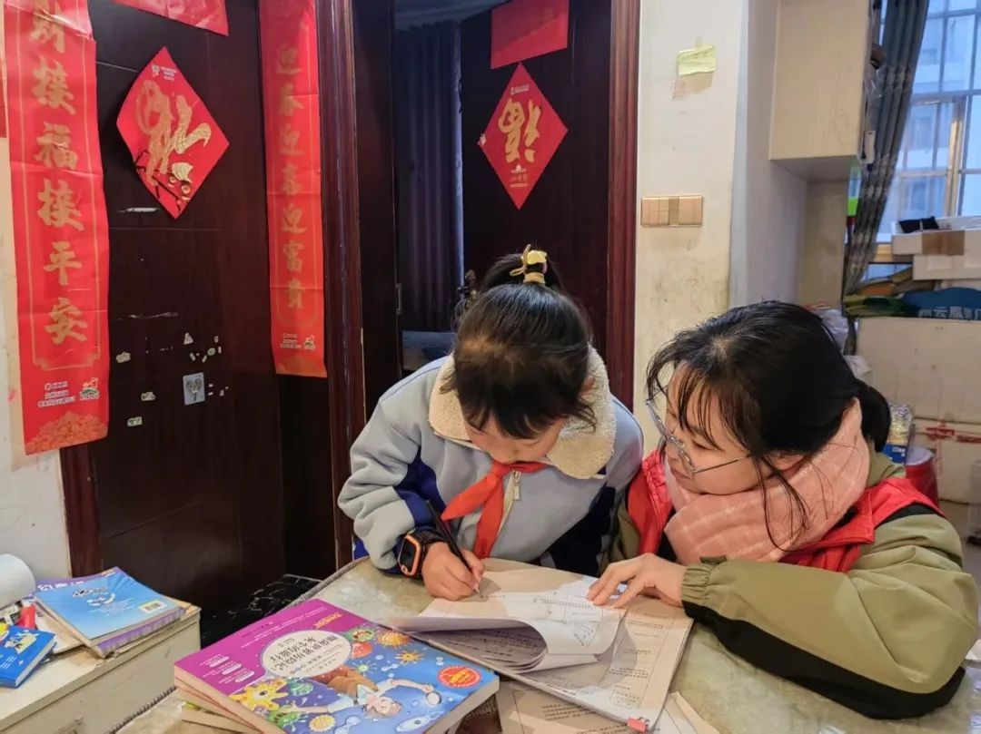 铜仁市阳光志愿者协会如何用书法和剪纸为社区儿童护航？  第7张