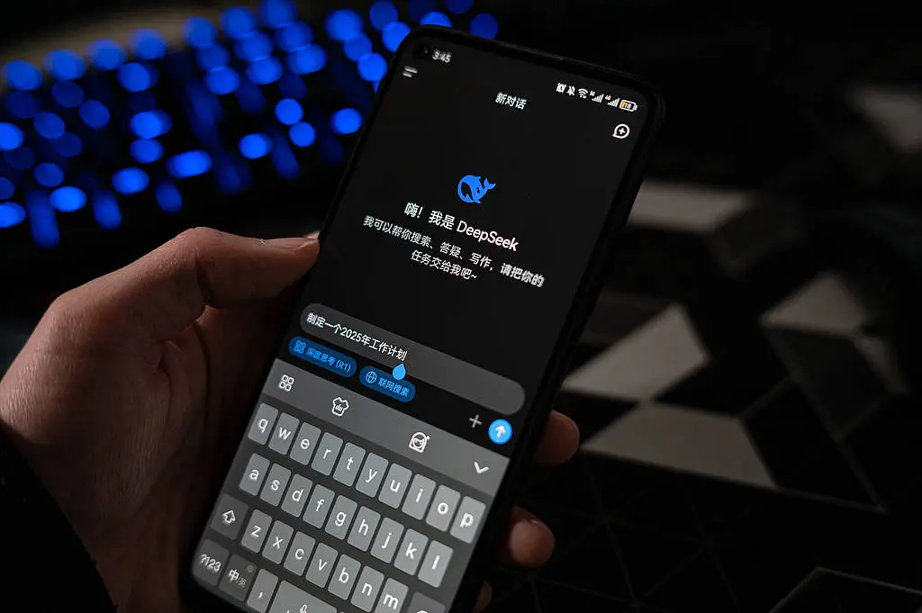 时代的精神是什么？跟随巨浪还是远离巨浪？揭秘背后的社会神话  第3张